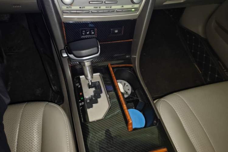 Used Toyota Camry 2008 240G Luxury Edition Gear Lever
