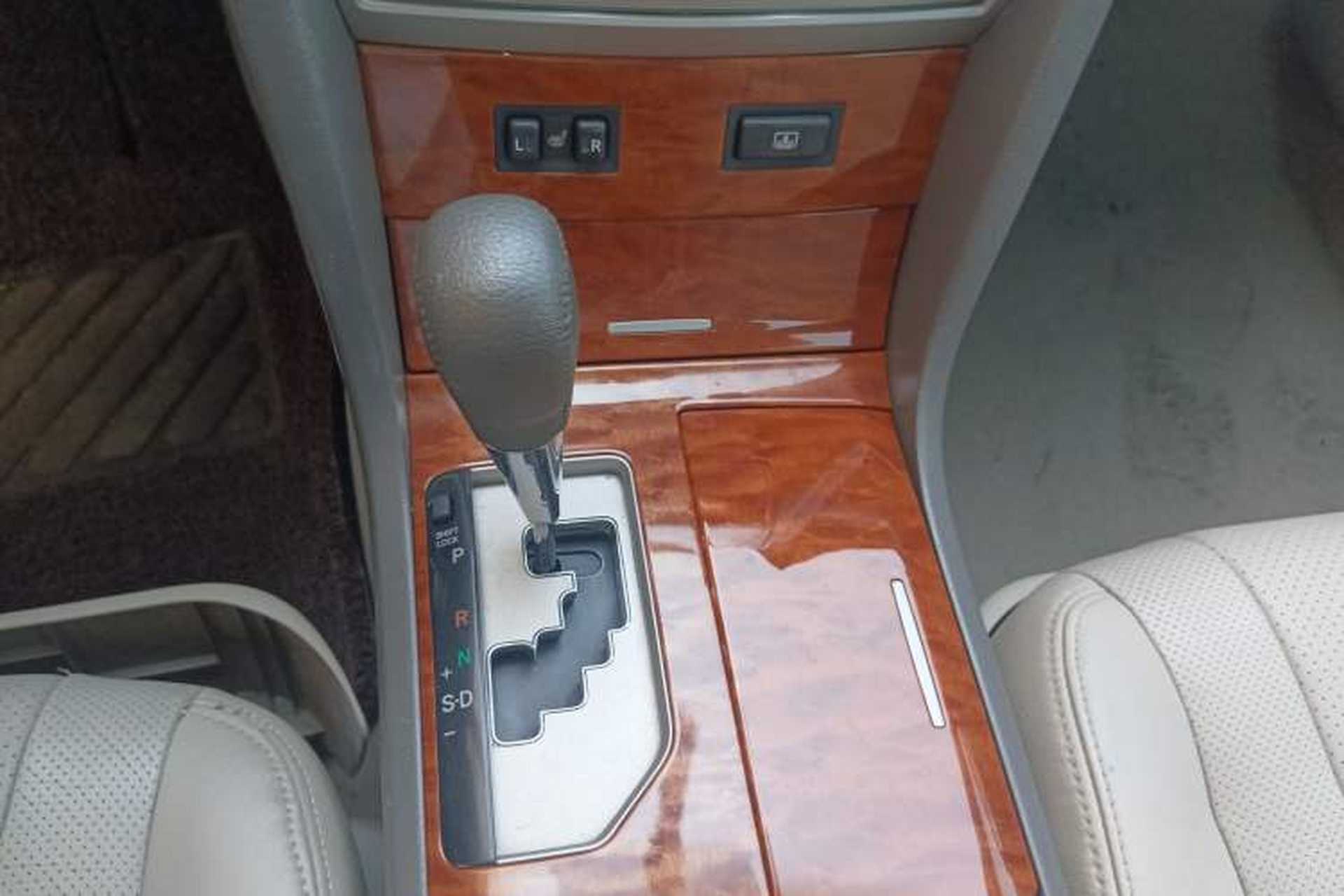 Used Toyota Camry 2008 240G Luxury Edition Gear Lever