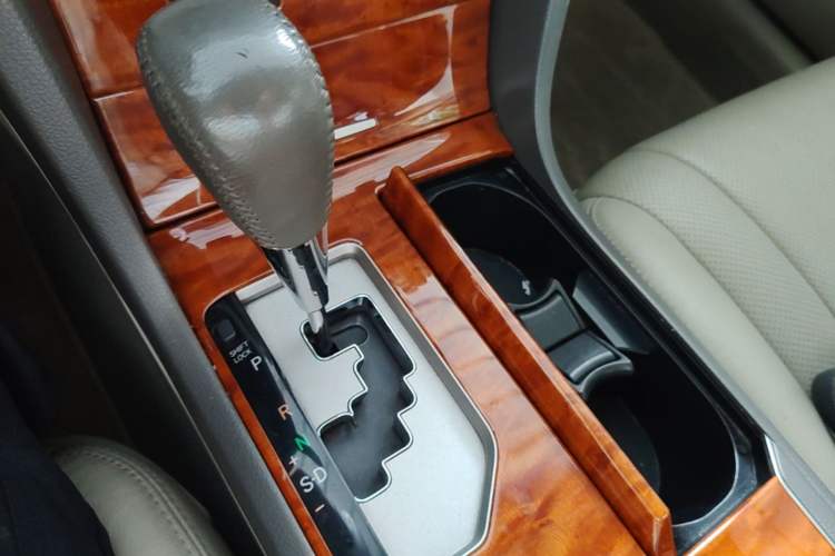 Used Toyota Camry 2008 240G Luxury Edition Gear Lever