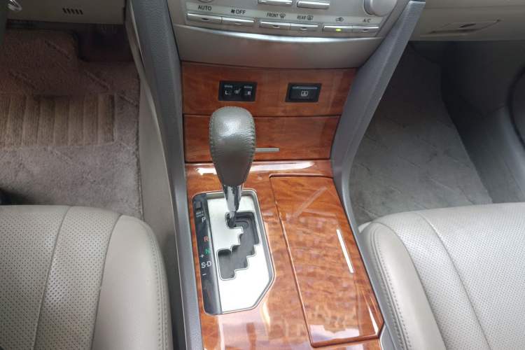 Used Toyota Camry 2008 240G Luxury Edition Gear Lever