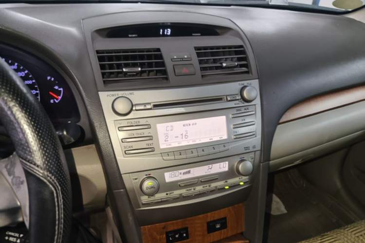 Used Toyota Camry 2009 240G Luxury Edition Audio And AC Panel