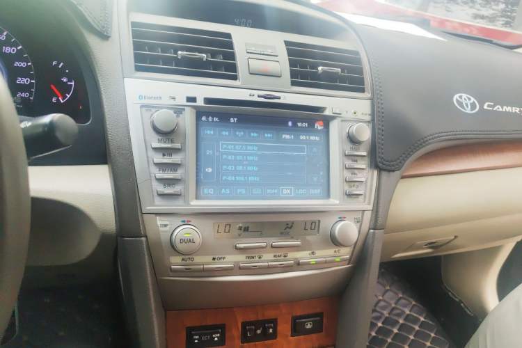 Used Toyota Camry 2009 200G Luxury Edition Audio And AC Panel
