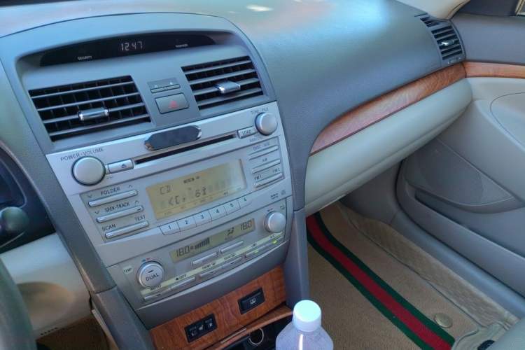 Used Toyota Camry 2009 240G Luxury Edition Audio And AC Panel