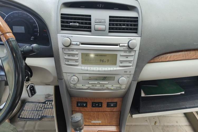 Used Toyota Camry 2009 200G Luxury Edition Audio And AC Panel