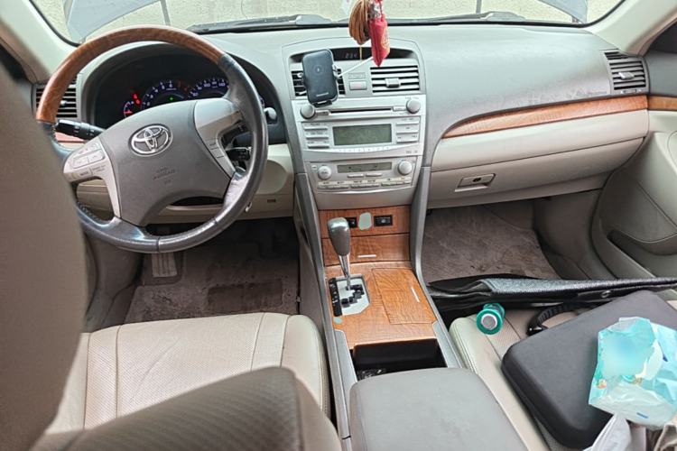 Used Toyota Camry 2009 240G Luxury Edition Center Console