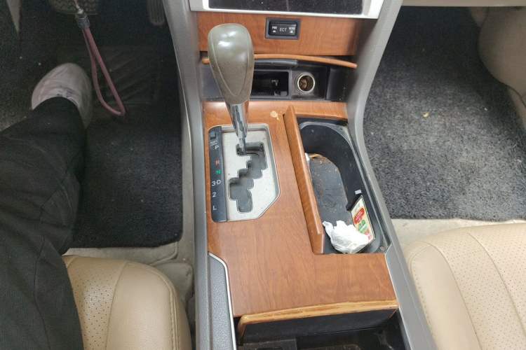 Used Toyota Camry 2009 200E Elite Edition Gear Lever