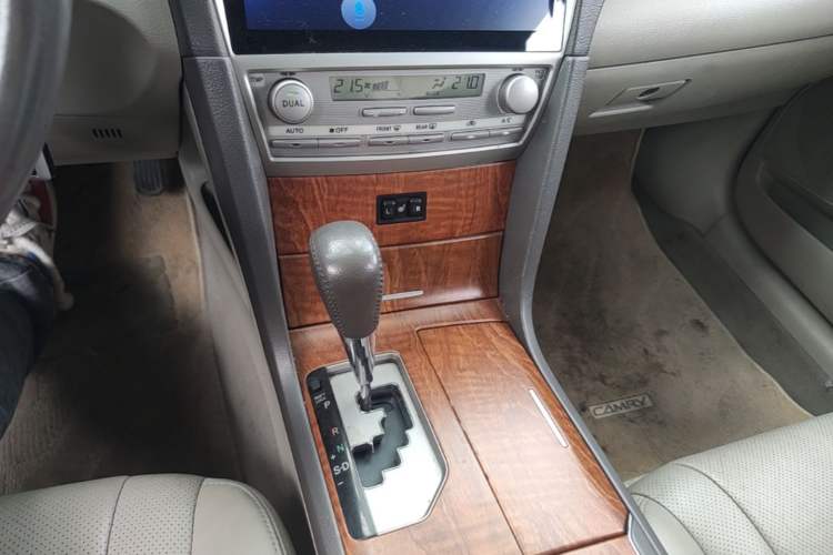 Used Toyota Camry 2009 240G Luxury Edition Gear Lever