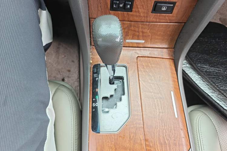 Used Toyota Camry 2009 240G Luxury Edition Gear Lever