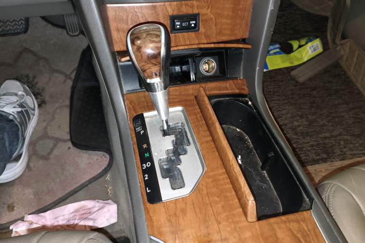 Used Toyota Camry 2009 200E Elite Edition Gear Lever