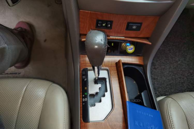 Used Toyota Camry 2009 240G Luxury Edition Gear Lever