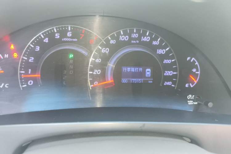 Used Toyota Camry 2009 200G Luxury Edition Odometer Close Up