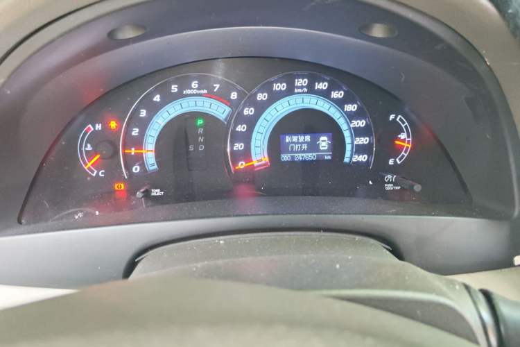 Used Toyota Camry 2009 240V G-BOOK Smart Navigation Edition Odometer Close Up