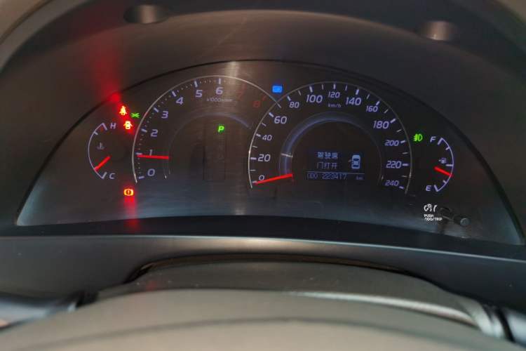 Used Toyota Camry 2009 240G Luxury Edition Odometer Close Up