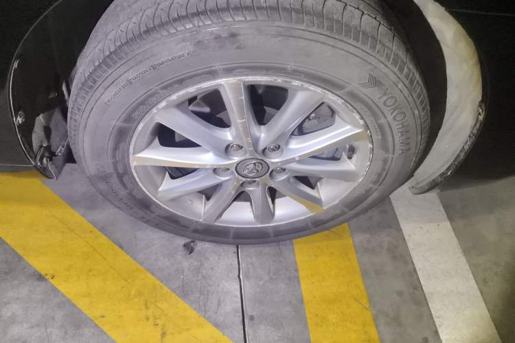 Used Toyota Camry 2009 240G Luxury Edition Right Front Wheel Hub