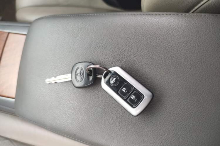 Used Toyota Camry 2009 240G Luxury Edition Vehicle Key