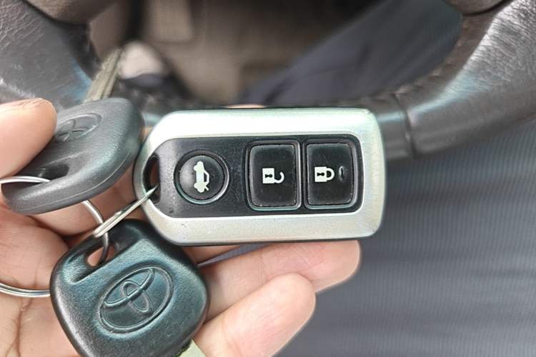 Used Toyota Camry 2009 240G Luxury Edition Vehicle Key