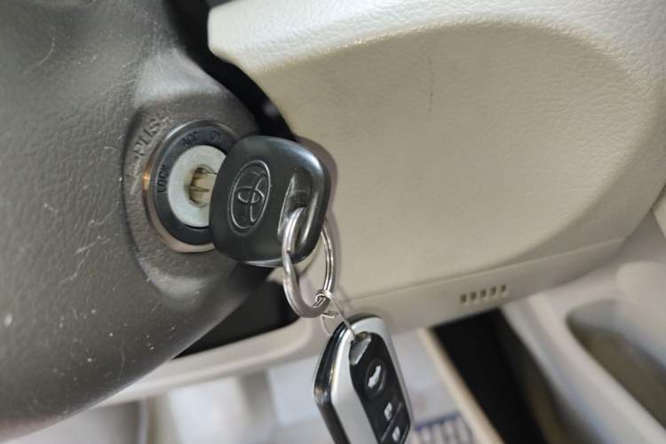 Used Toyota Camry 2009 200G Luxury Edition Vehicle Key