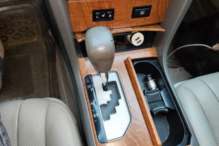 Used Toyota Camry 2009 240G Luxury Edition Gear Lever