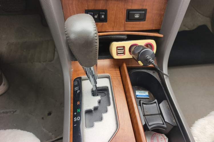 Used Toyota Camry 2009 240G Luxury Edition Gear Lever