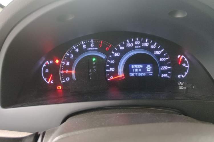 Used Toyota Camry 2009 200G Luxury Edition Odometer Close Up