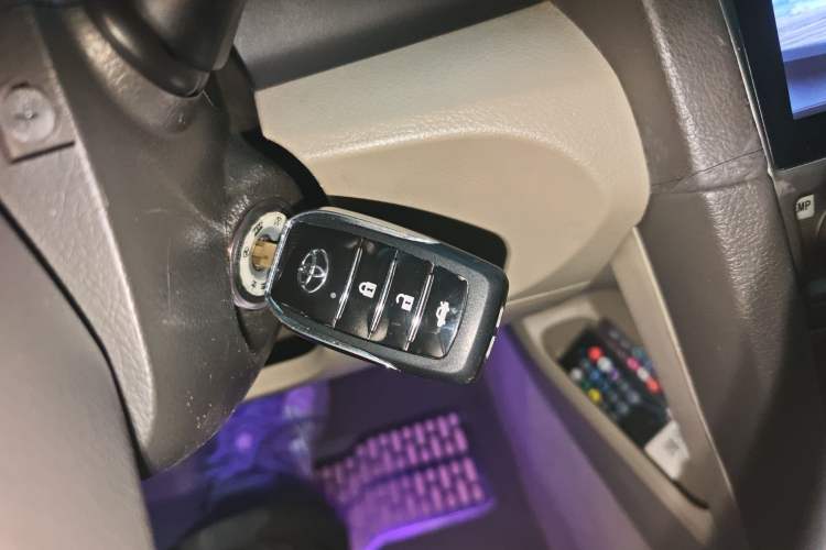 Used Toyota Camry 2009 240G Luxury Edition Vehicle Key