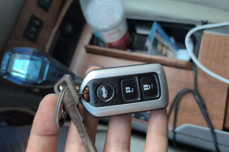Used Toyota Camry 2009 200G Luxury Edition Vehicle Key
