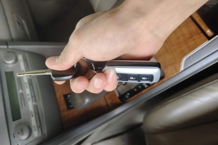 Used Toyota Camry 2009 200G Luxury Edition Vehicle Key