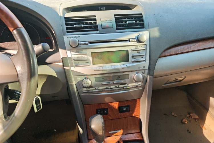 Used Toyota Camry 2009 240G Luxury Edition Audio And AC Panel
