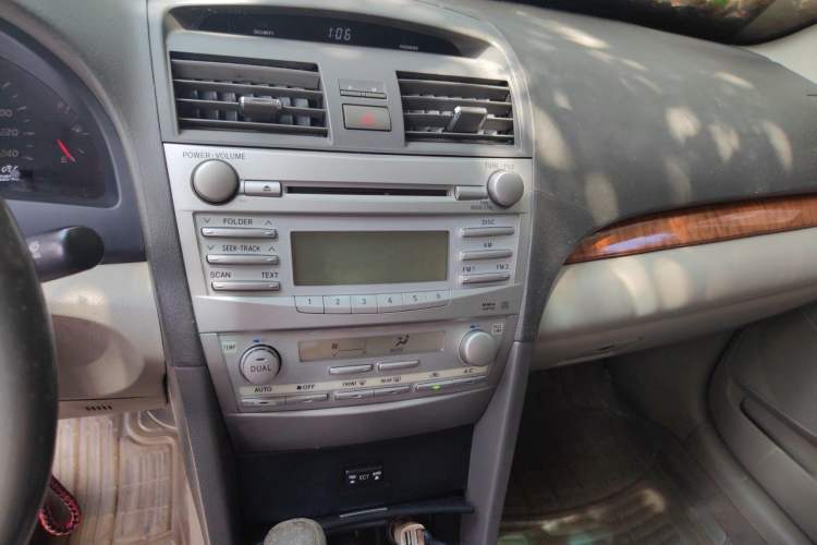 Used Toyota Camry 2009 200E Elite Leather Edition Audio And AC Panel