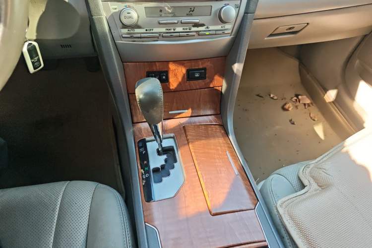 Used Toyota Camry 2009 240G Luxury Edition Gear Lever