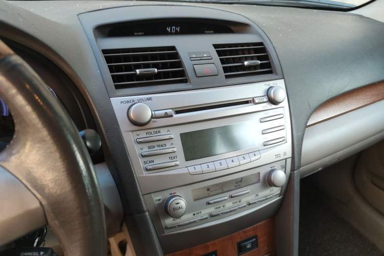 Used Toyota Camry 2009 240G Luxury Edition Audio And AC Panel