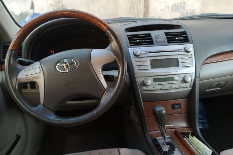 Used Toyota Camry 2009 240G Luxury Edition Center Console