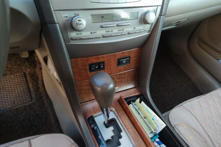 Used Toyota Camry 2009 240G Luxury Edition Gear Lever