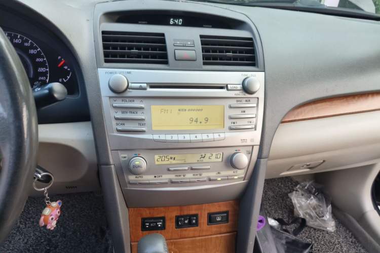 Used Toyota Camry 2010 200G Classic Edition Audio And AC Panel
