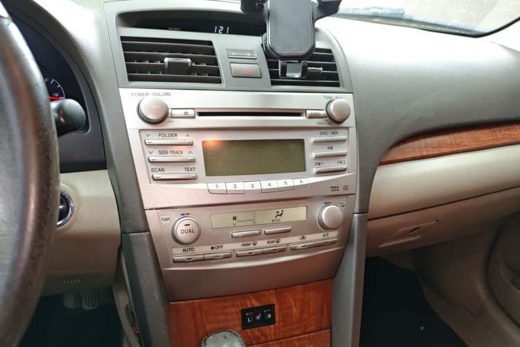 Used Toyota Camry 2010 240G Luxury Edition Audio And AC Panel