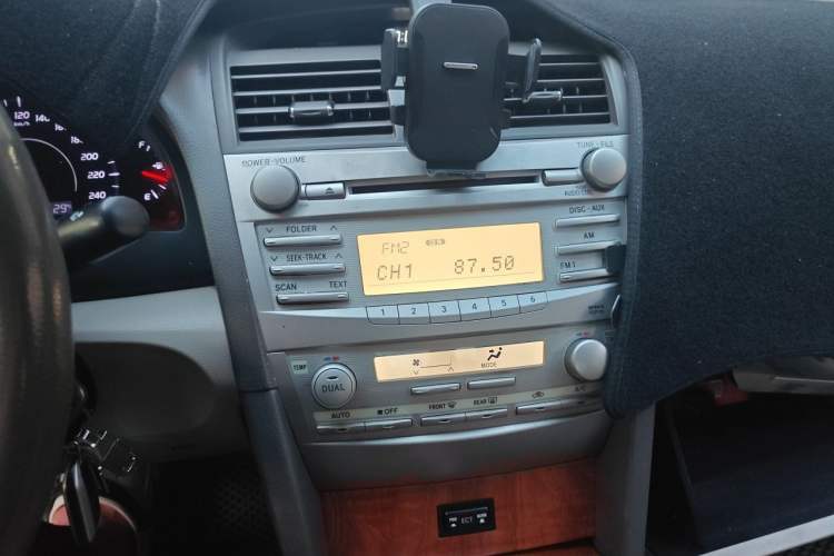 Used Toyota Camry 2010 200E Elite Edition Audio And AC Panel