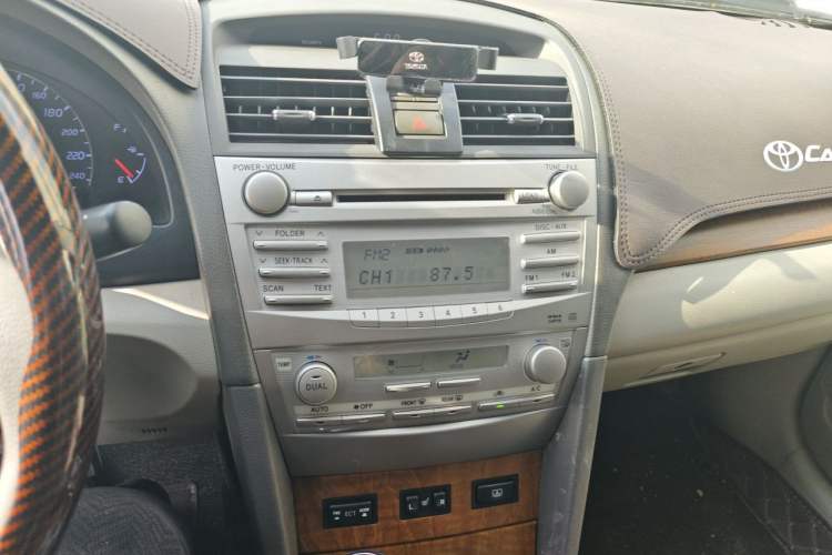 Used Toyota Camry 2010 200G Luxury Edition Audio And AC Panel