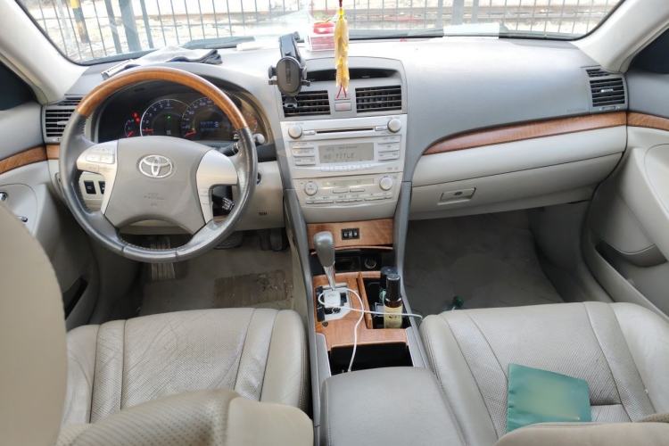 Used Toyota Camry 2010 240G Luxury Edition Center Console