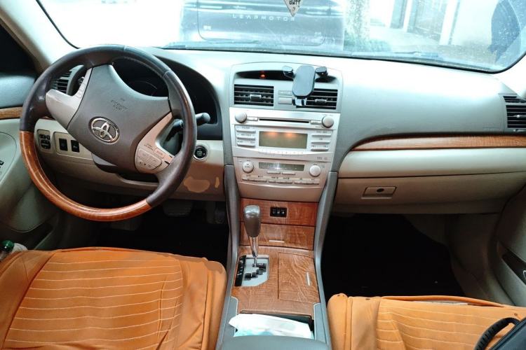 Used Toyota Camry 2010 240G Luxury Edition Center Console