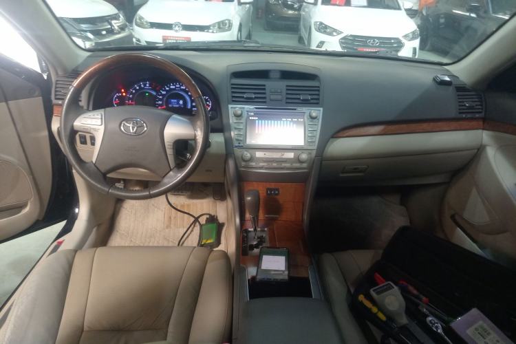 Used Toyota Camry 2010 240G Luxury Edition Center Console