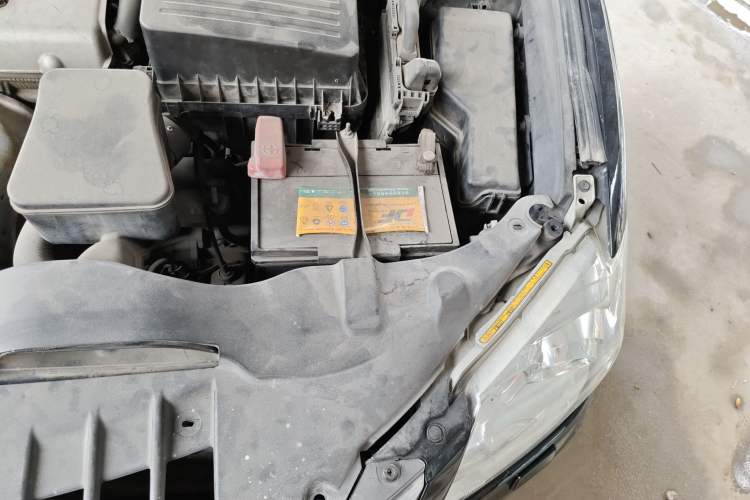 Used Toyota Camry 2010 240G Luxury Edition Engine Bay Left