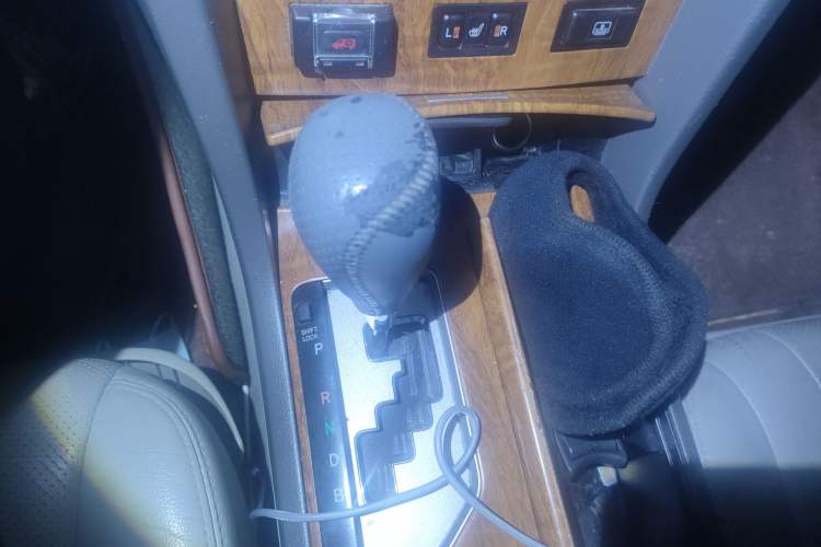 Used Toyota Camry 2010 240HG Luxury Edition Gear Lever