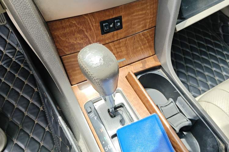Used Toyota Camry 2010 240G NAVI Luxury Navigation Edition Gear Lever
