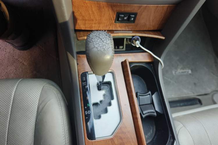 Used Toyota Camry 2010 240G Classic Edition Gear Lever