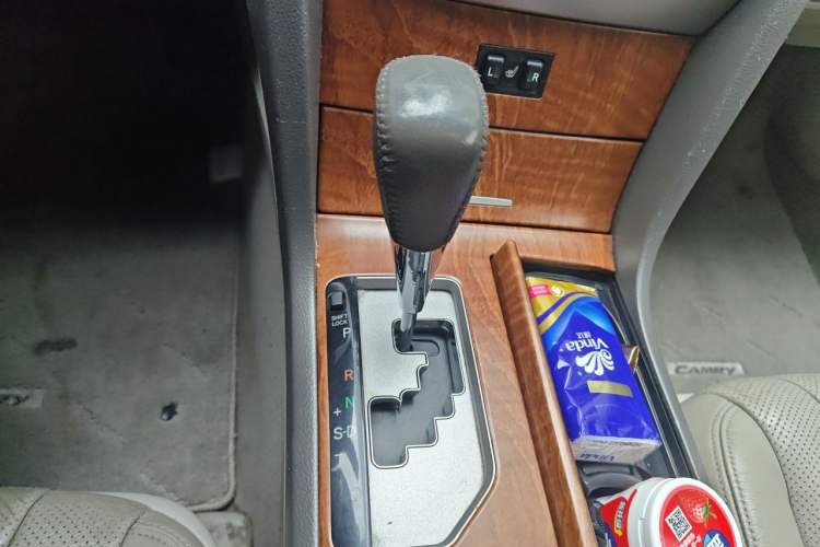 Used Toyota Camry 2010 240G Classic Edition Gear Lever