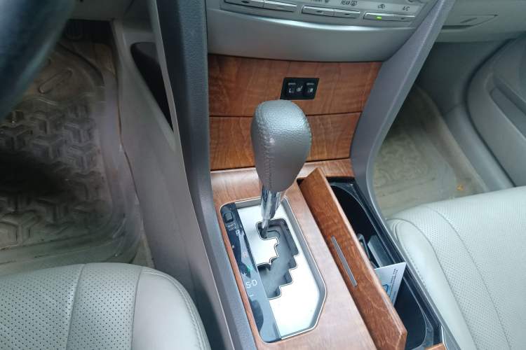 Used Toyota Camry 2010 240G Luxury Edition Gear Lever