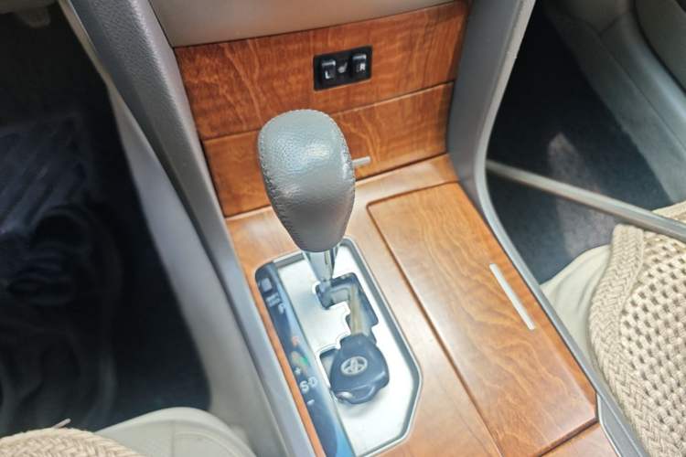 Used Toyota Camry 2010 240G Classic Edition Gear Lever