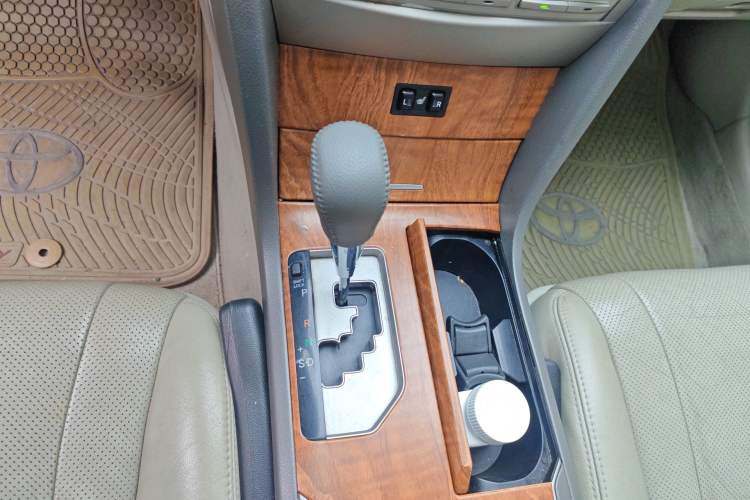 Used Toyota Camry 2010 240G Luxury Edition Gear Lever