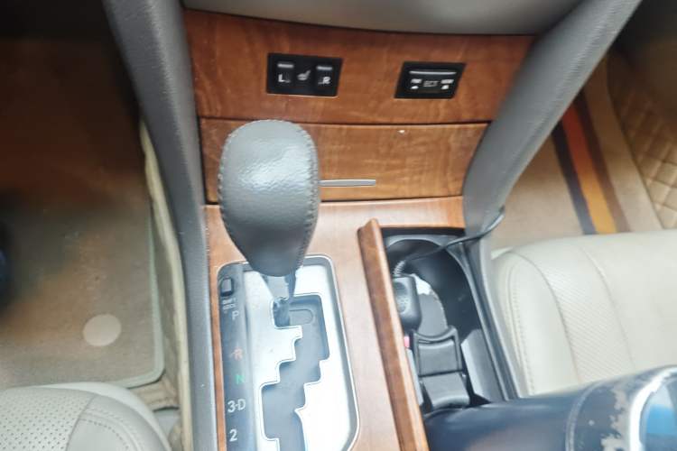 Used Toyota Camry 2010 200G Classic Edition Gear Lever
