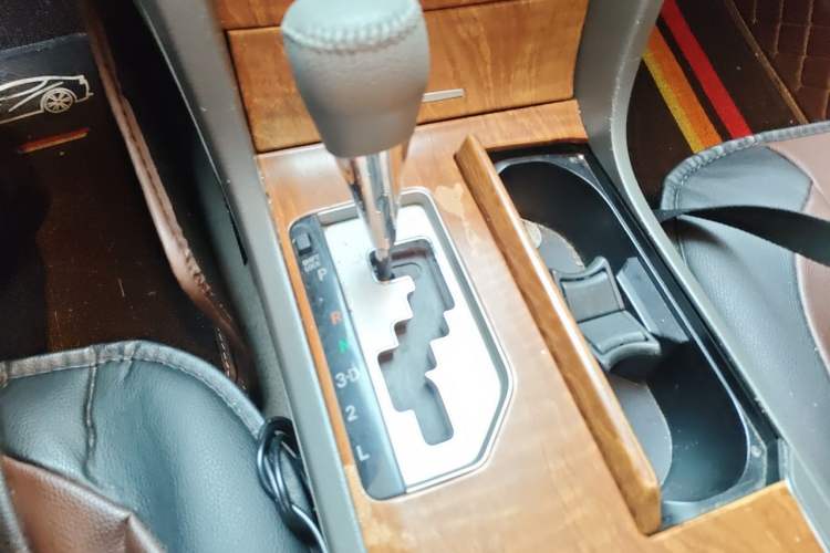 Used Toyota Camry 2010 200G Classic Edition Gear Lever